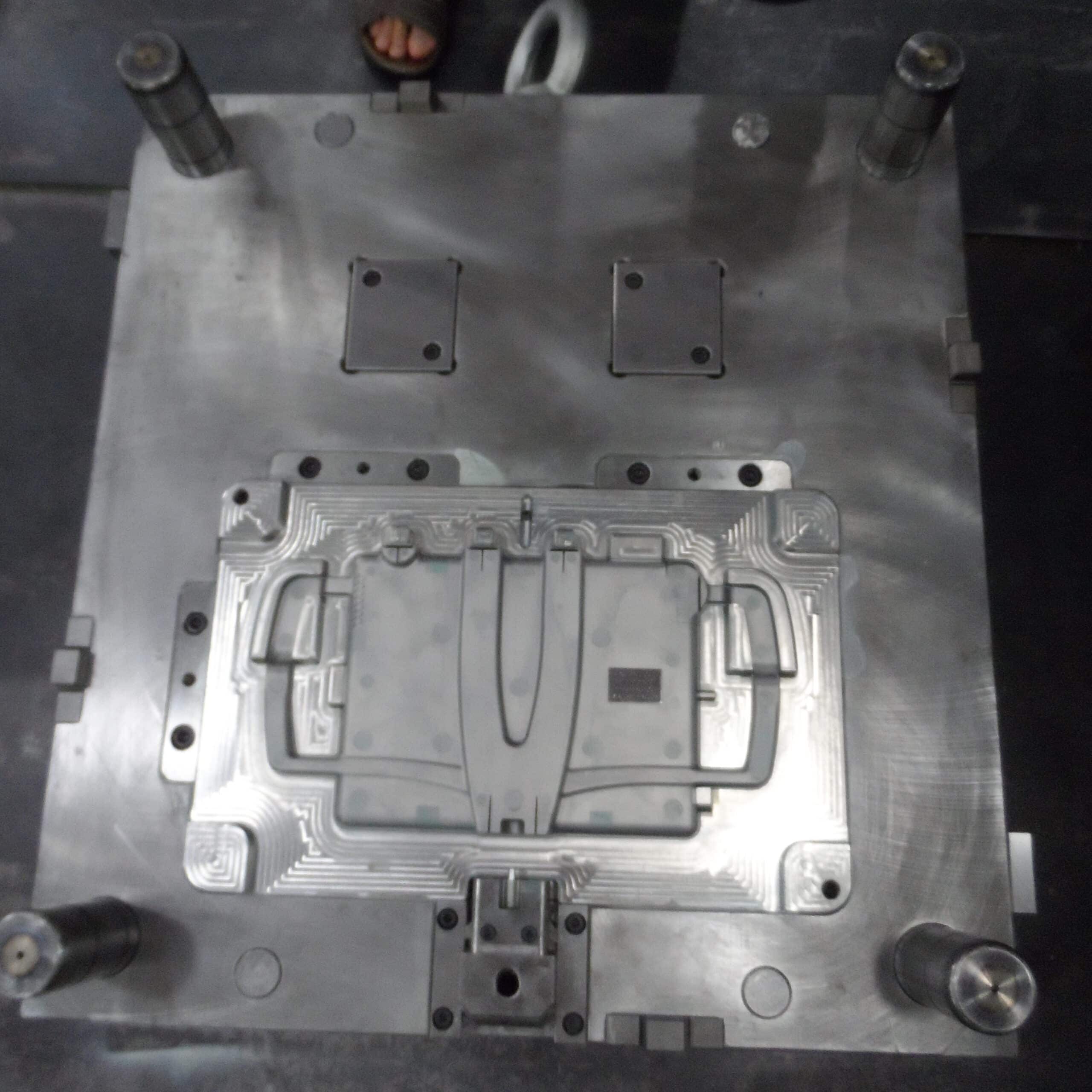 plastic injection mold